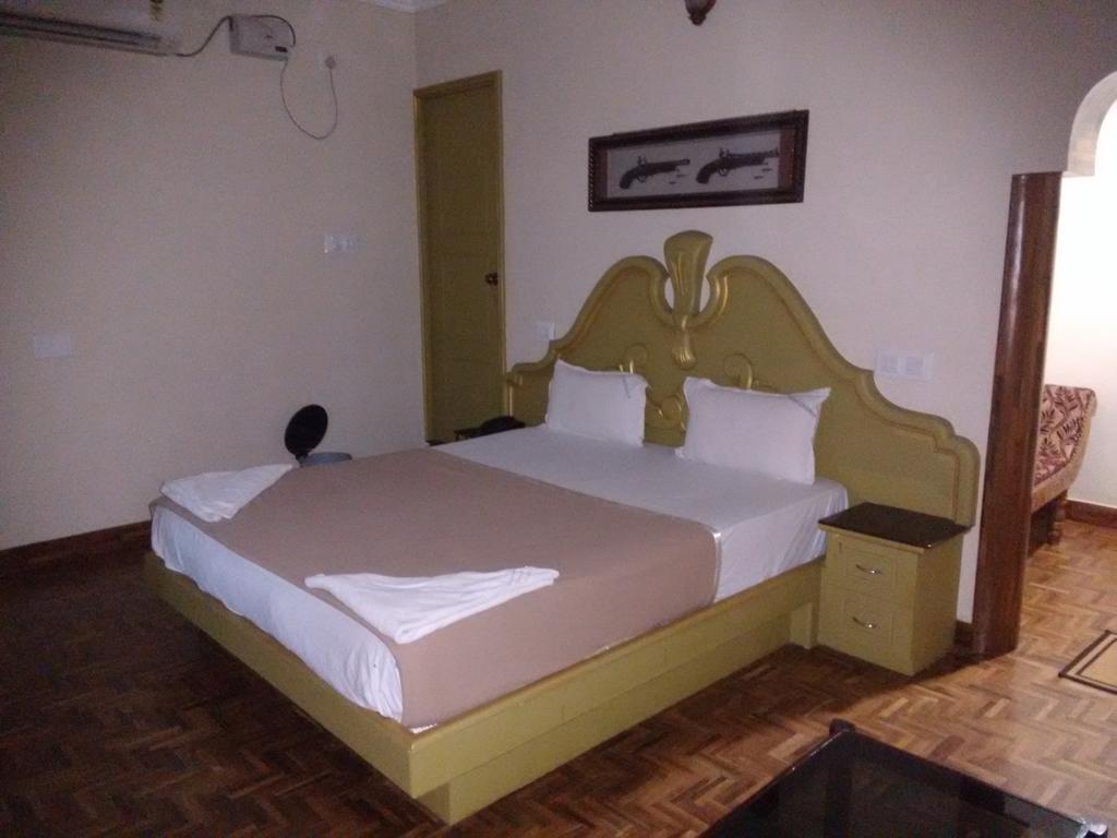 Hotel Chithra Kanyakumari Phòng bức ảnh